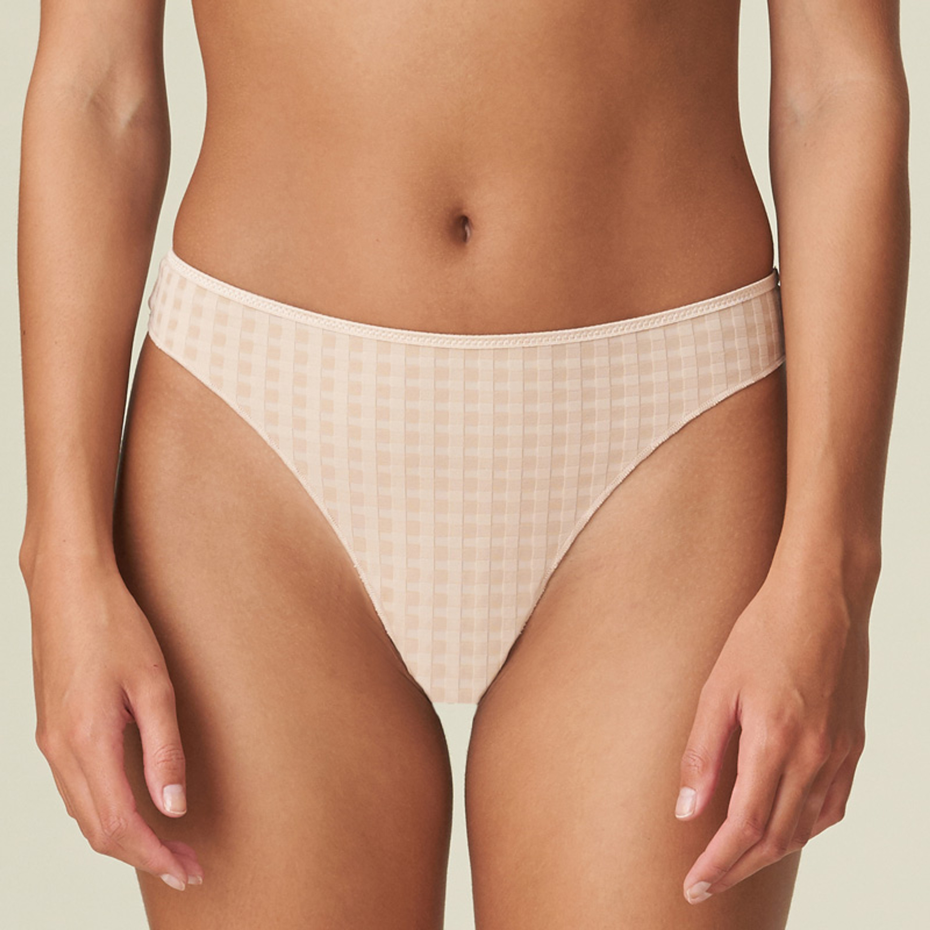 Avero String