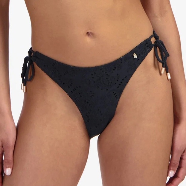Beachlife Black Embroidery Strikbroekje