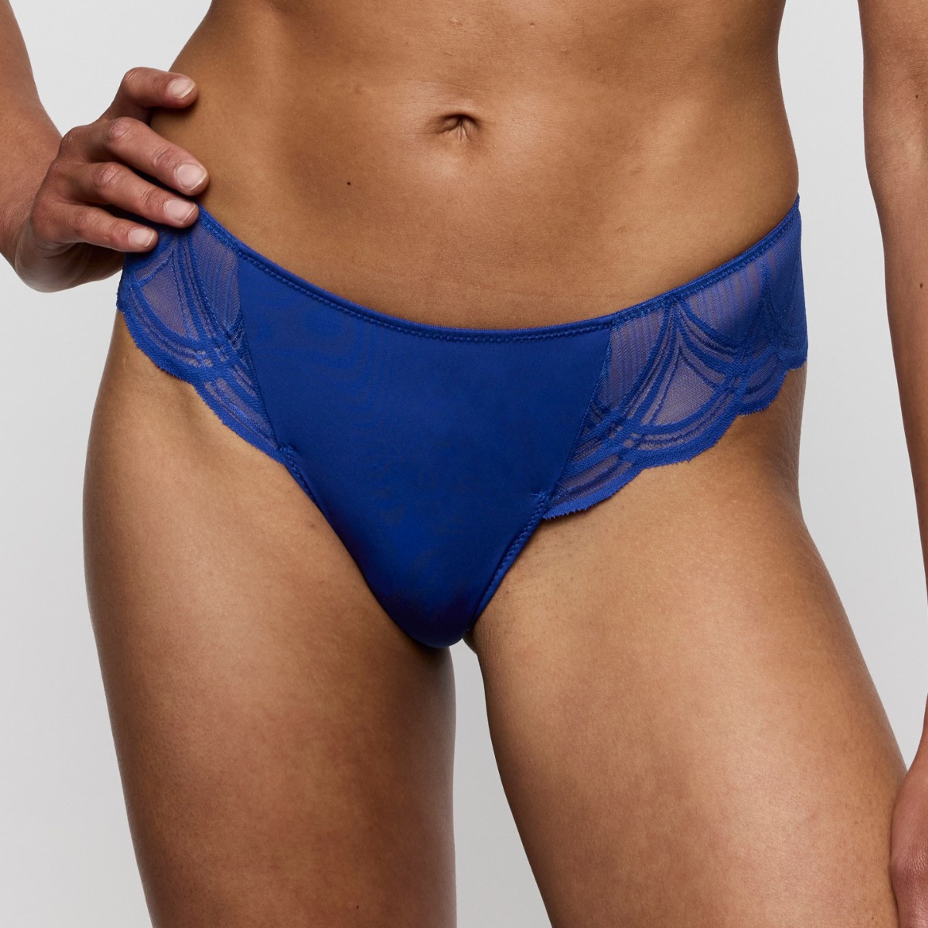 Cathia String