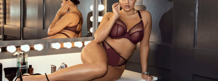 De trend van 2022: bordeaux rode lingerie